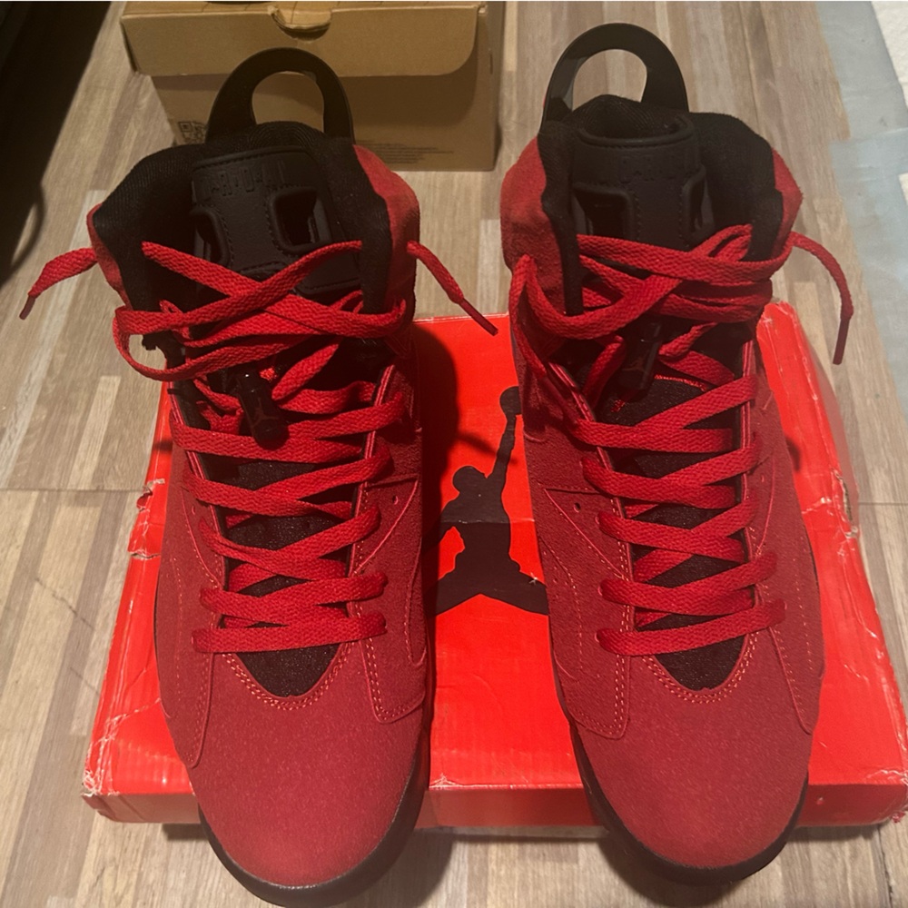 jordan 6 , size 12 , red toro bravo